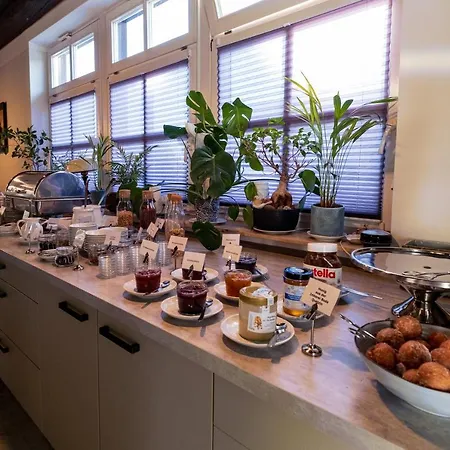 Rosenhof 3*